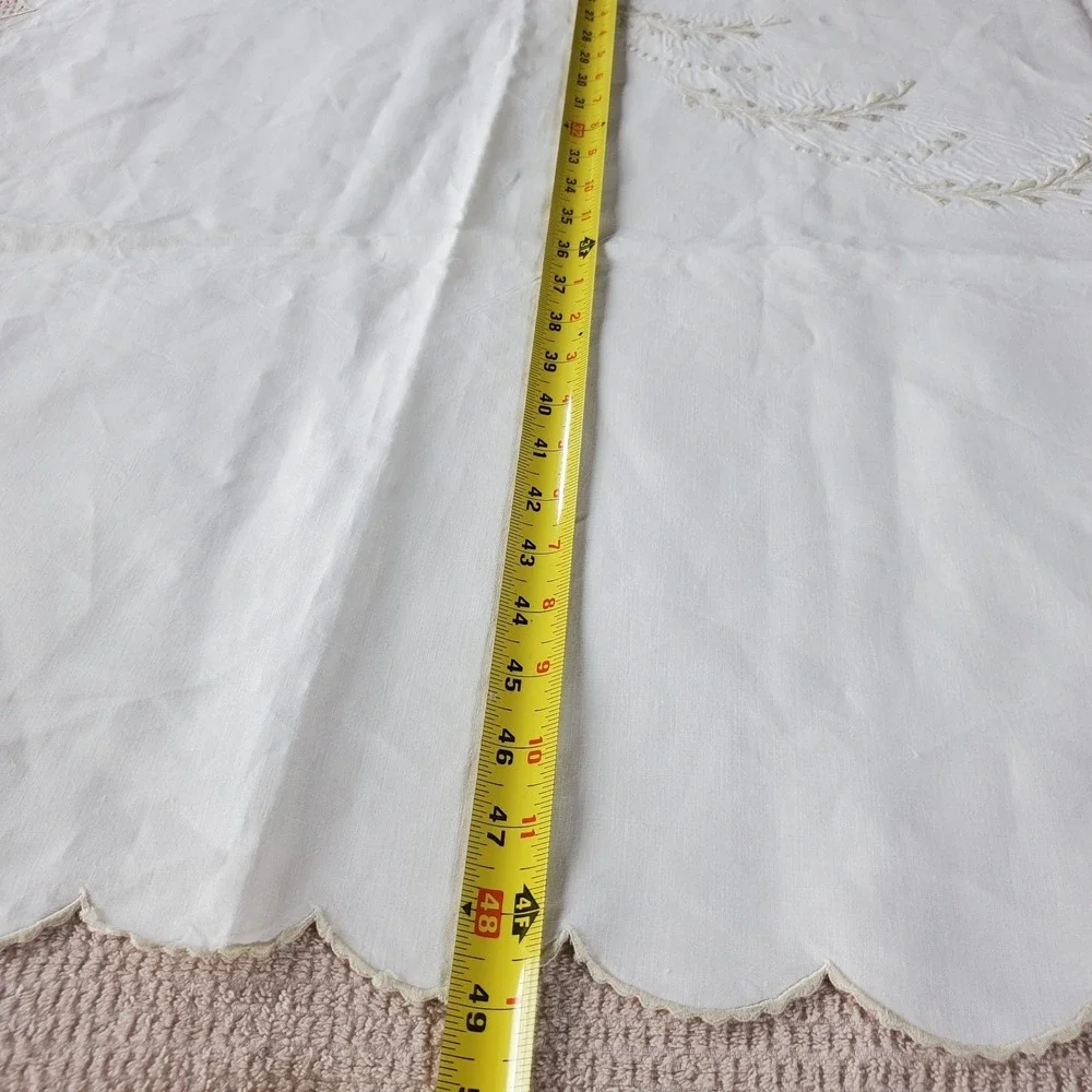 vtg cotton square tablecloth 50x49 Scalloped Rim Masjien Beige Embroidery‎